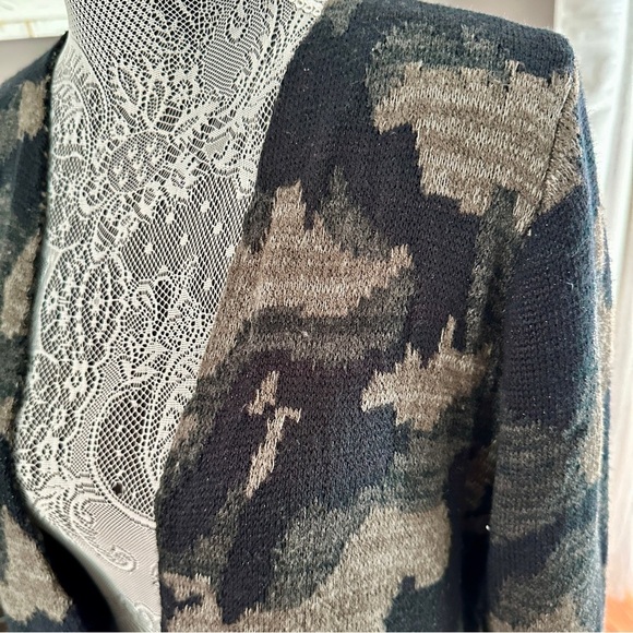 Apt. 9 Longline Cardigan Sweater Jacket Medium Gray Black Camo Print Normcore - Picture 4 of 16